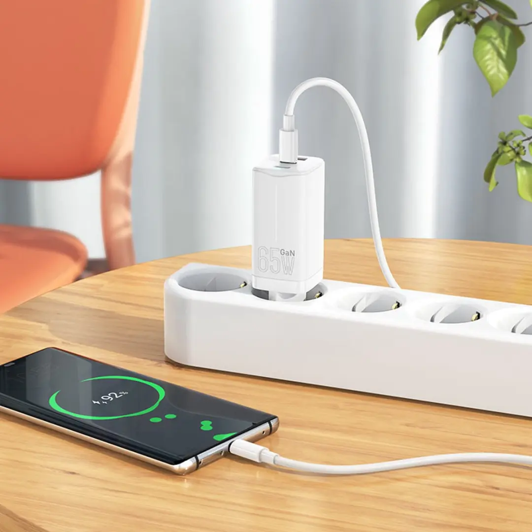 Hoco N16 Triple Quick Charger 65W - 1x USB-A 2x USB-C - Wit