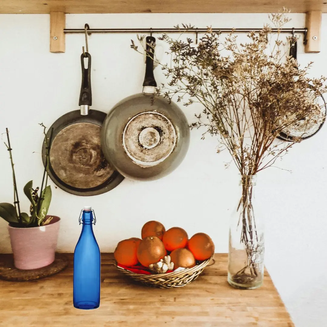 Blauwe giara fles met beugeldop