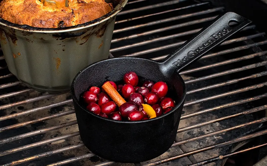 Big Green Egg Cast Iron Sauce Pot met Basting Brush - 20cm - Multi