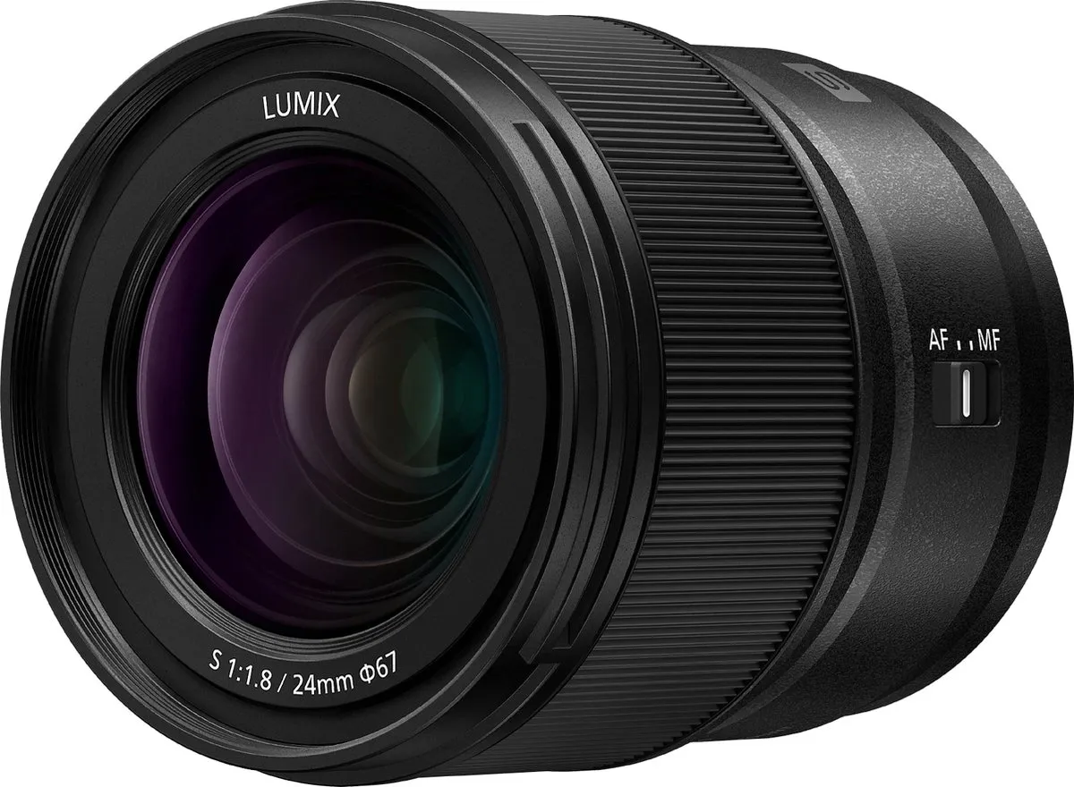 Panasonic Lumix S 24mm f/1.8 - 67mm