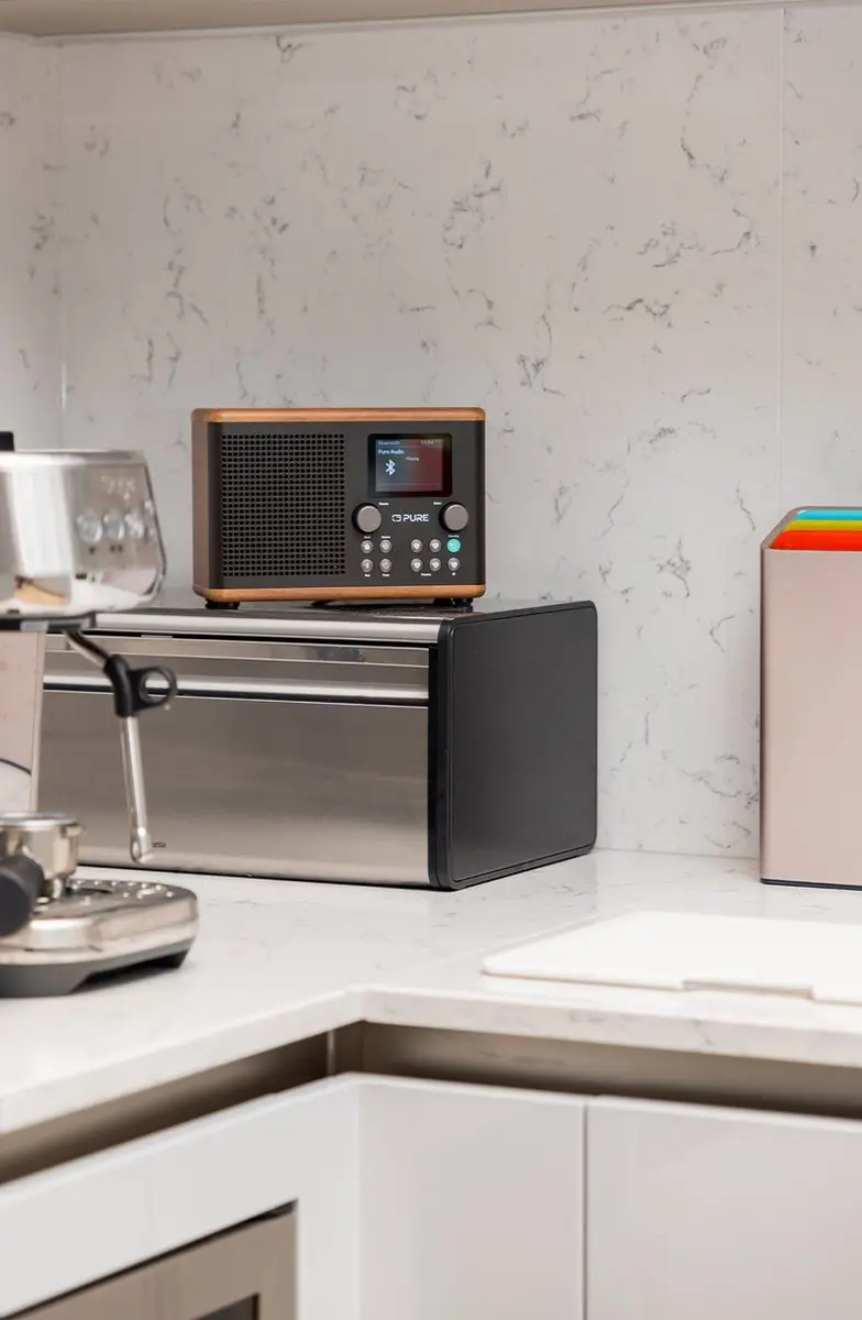 Pure Classic H4 Draagbare Digitale Radio - 10W - Koffiezwart/Walnoot