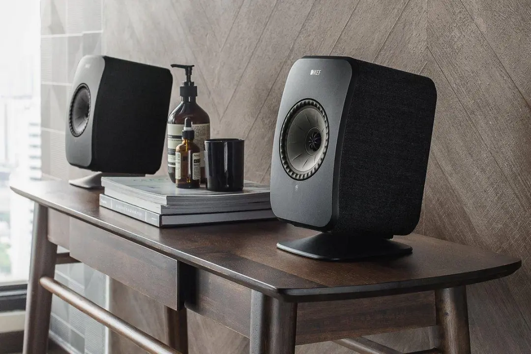KEF P1 Desk Pad - Zilver (per paar)