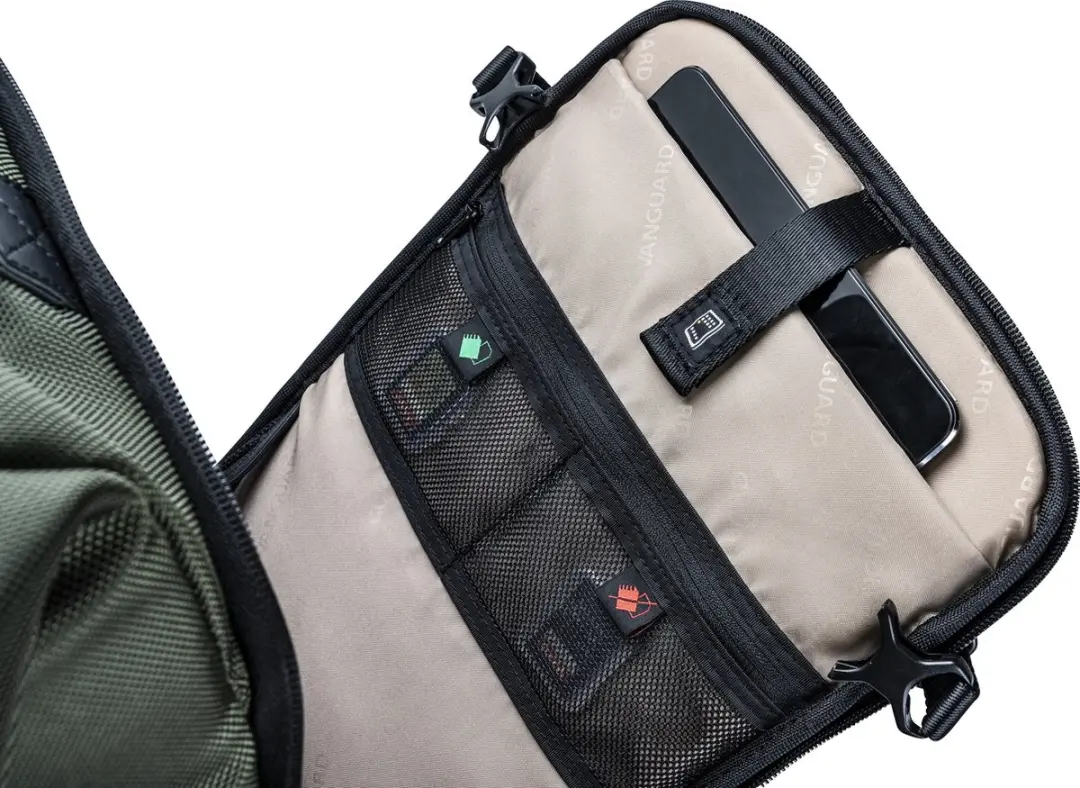 Vanguard VEO SELECT 43RB GR Rugtas - 5 Lenzen - Laptop 10" - Donker Groen