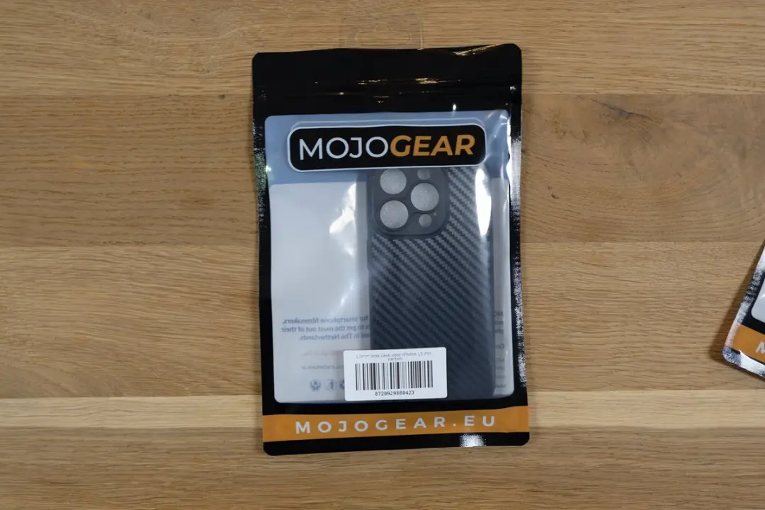 MOJOGEAR 17mm Lenscase iPhone 15 Pro - Carbon Zwart