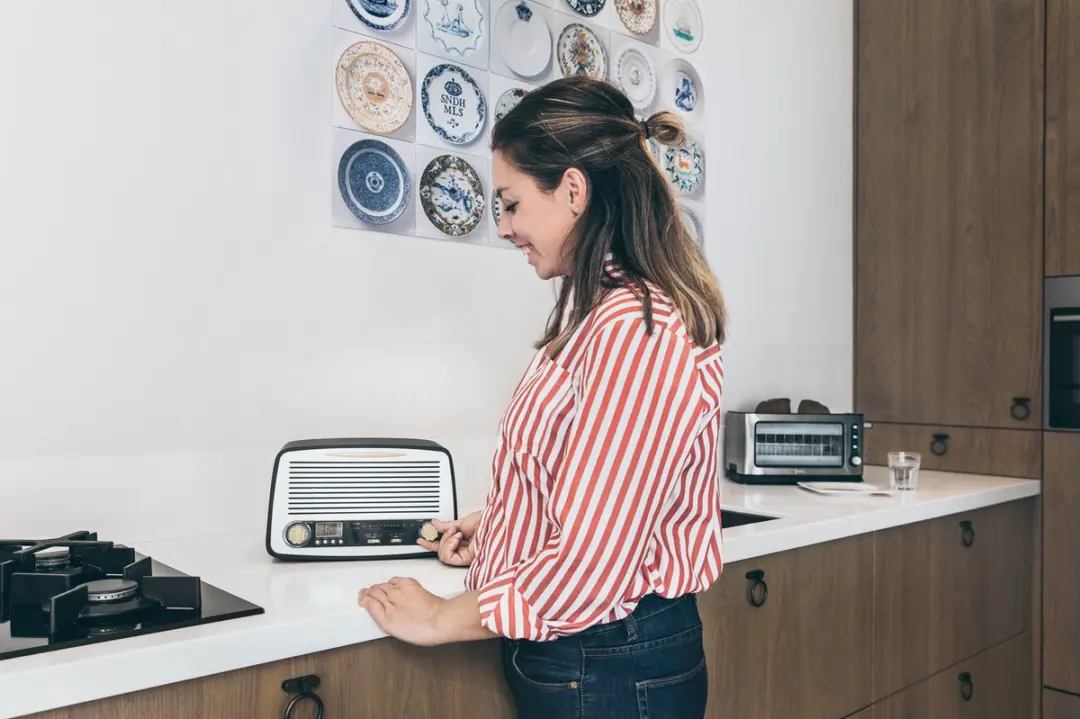 Lenco SR-02GY Radio met wekker - Retro look - Wit-Grijs