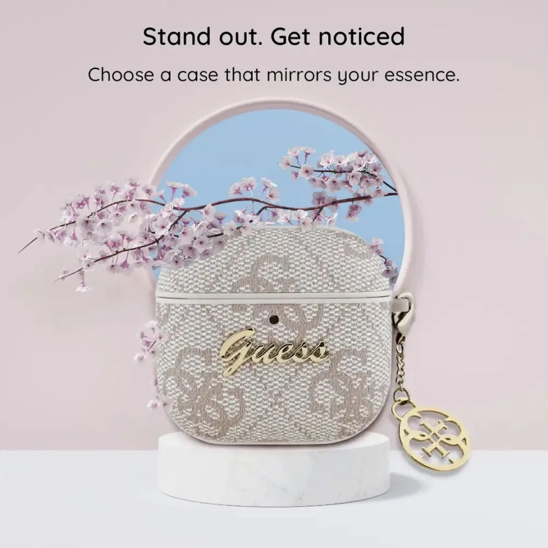 GUESS Hoesje AirPods 4 - Roze - 3666339397425