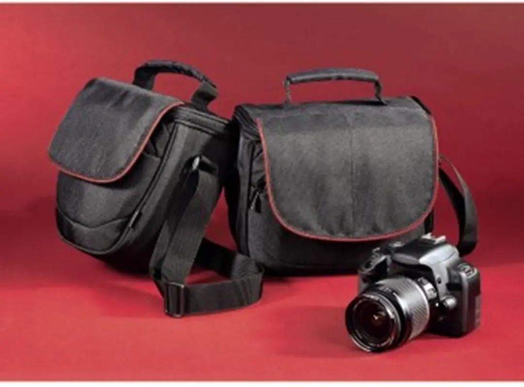Hama Cameratas Colt Zwart/Rood - 1 Lens - afbeelding 2 van 3