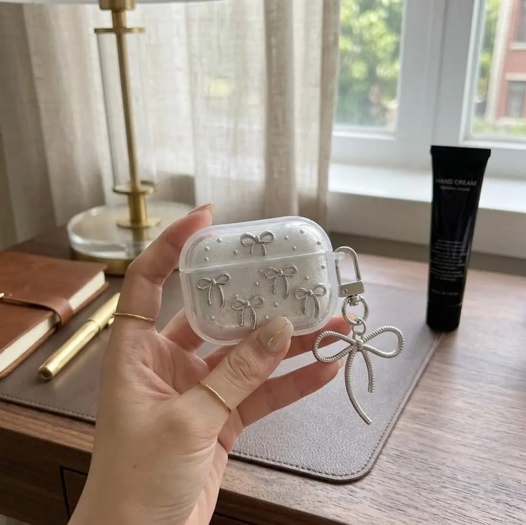 NuveX Hoesje AirPods Pro 3 Transparant - met zilverkleurige strikjes