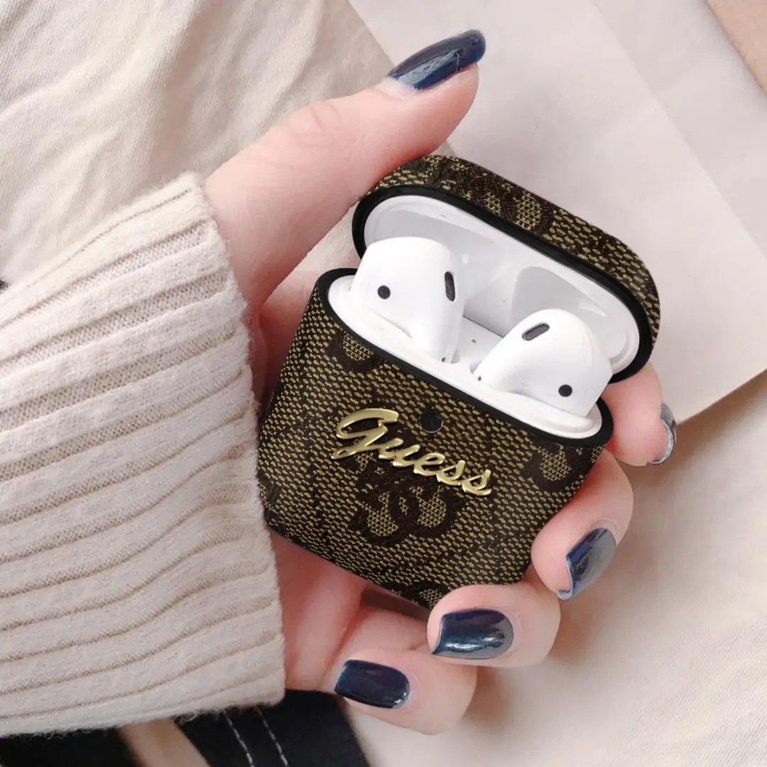 Guess GUA24GSMW AirPods Hoesje - Bruin - afbeelding 6 van 6