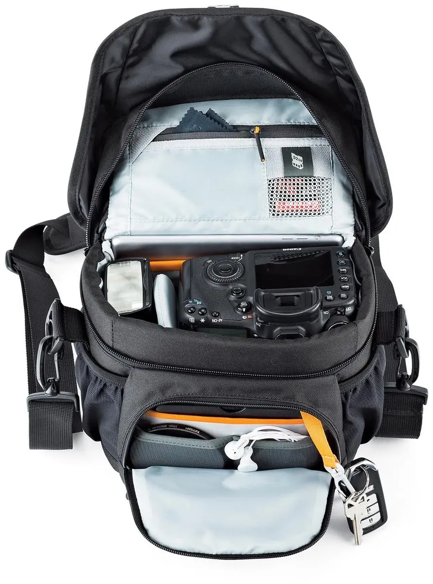 Lowepro Nova 160 AW II Schoudertas - 2 Lenzen - Zwart
