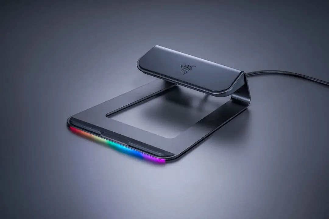 Razer Laptopstand Chroma RC21-01110200-R3M1 - 13-15" - Zwart