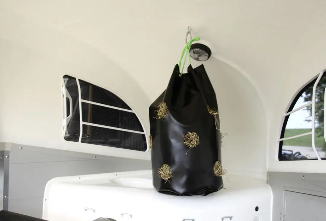 Kerbl Hooizak 16kg - Zwart