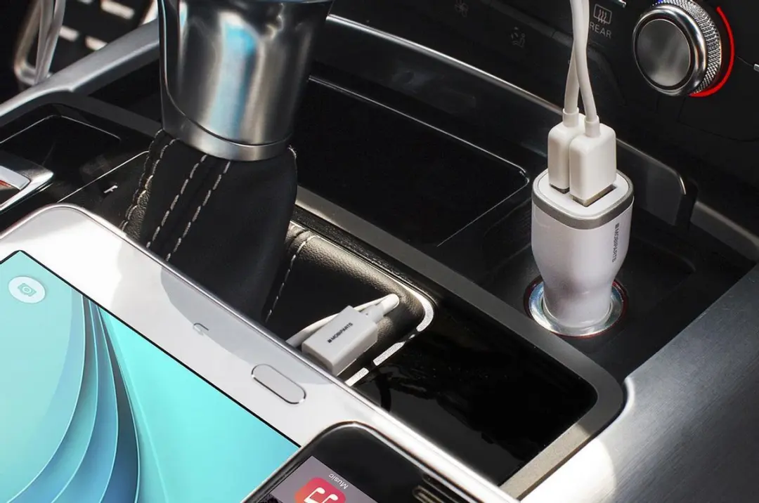 Mobiparts MP-37530 Car Charger Dual USB 24W - Wit