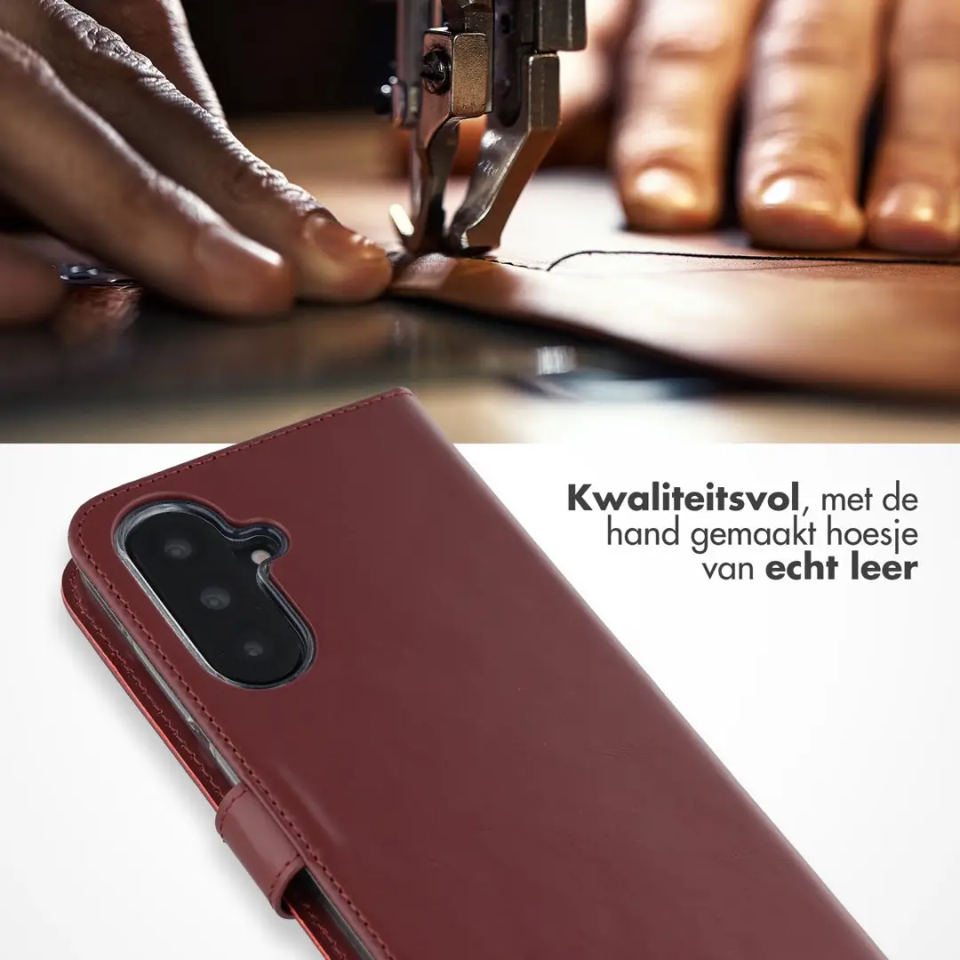 Selencia Echt Lederen Bookcase Hoesje - Samsung Galaxy A36/A56 - 3 Pasjes - Donkerrood