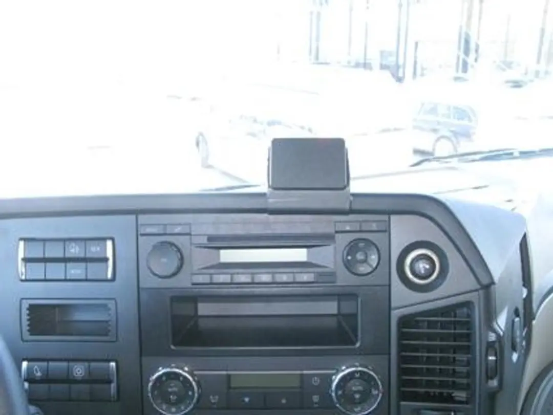 Brodit ProClip Mercedes Actros/Antos/Arocs Center Mount 213476