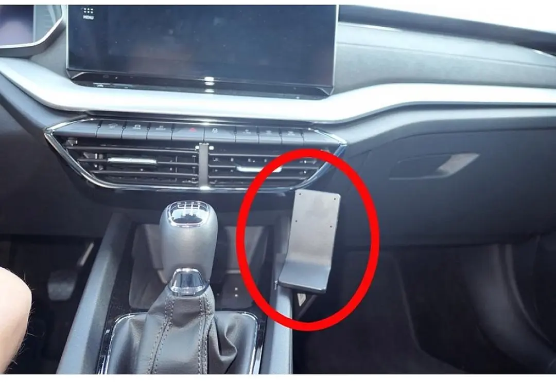 Brodit ProClip 835642 Skoda Octavia IV Consolehouder