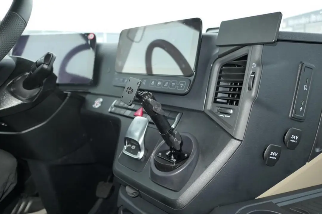 Brodit ProClip 213559 Mercedes Actros/Arocs Houder - Zwart - afbeelding 6 van 6