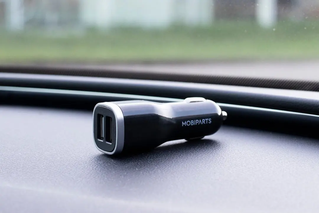 Mobiparts MP-37534 Car Charger Dual USB 24W - Zwart