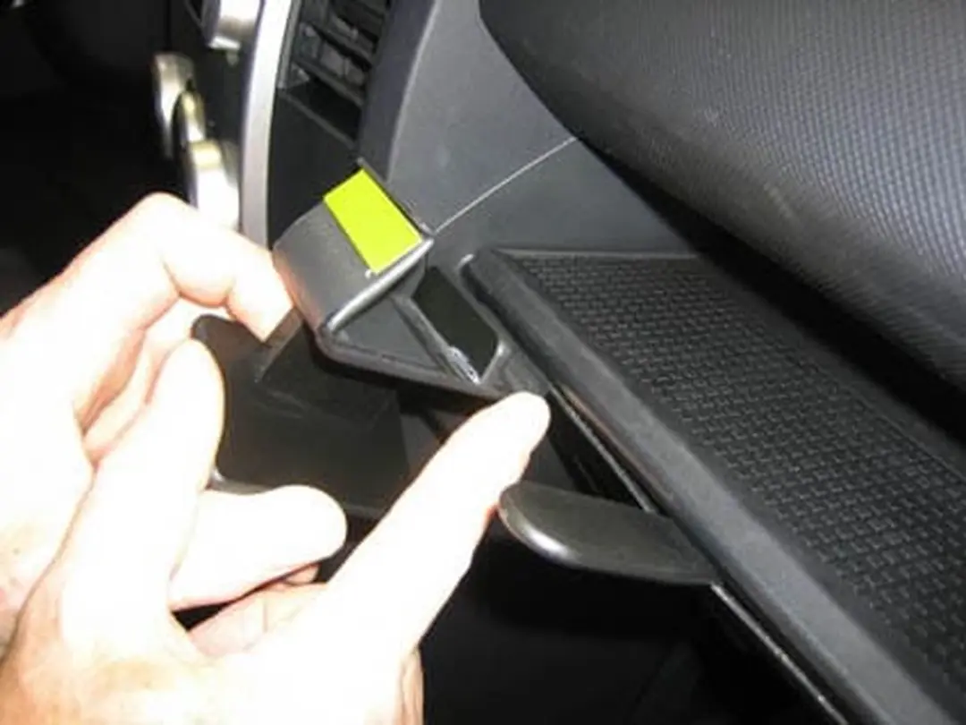 Brodit ProClip Mazda 5 2005-2010 - Zwart