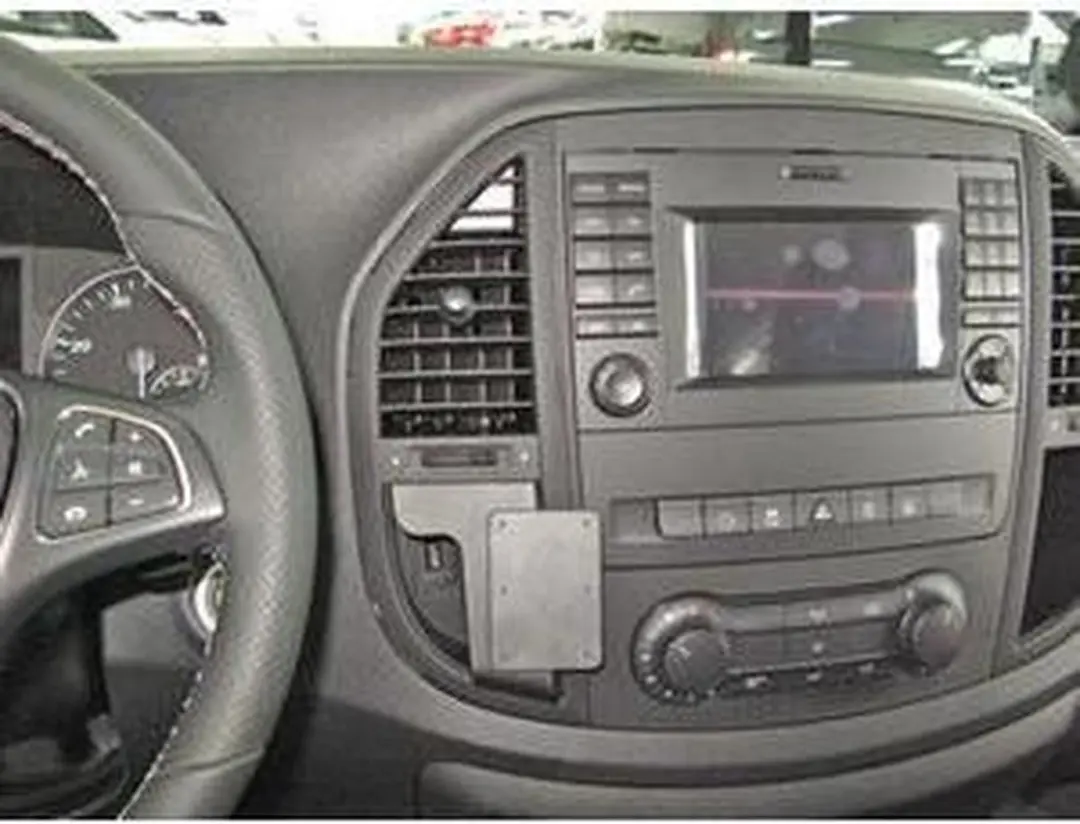Brodit ProClip Center Mount Mercedes Vito 2015-2023