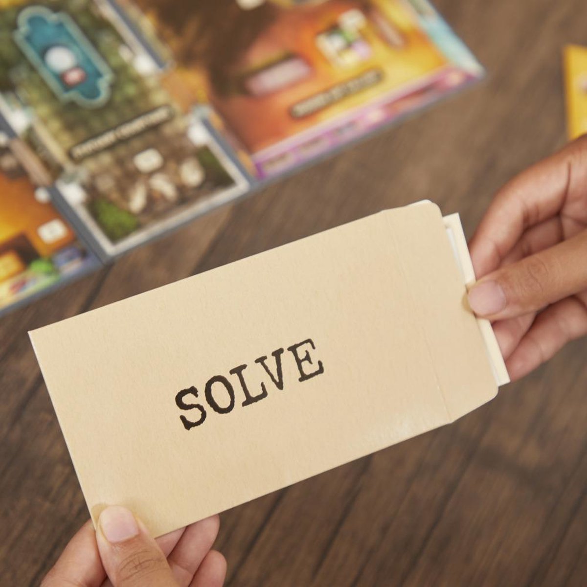 Hasbro Cluedo Raub im Museum - Escape Room spel - Vanaf 10 jaar