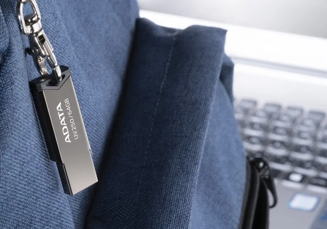 ADATA UV250 USB-stick 16GB - Zilver