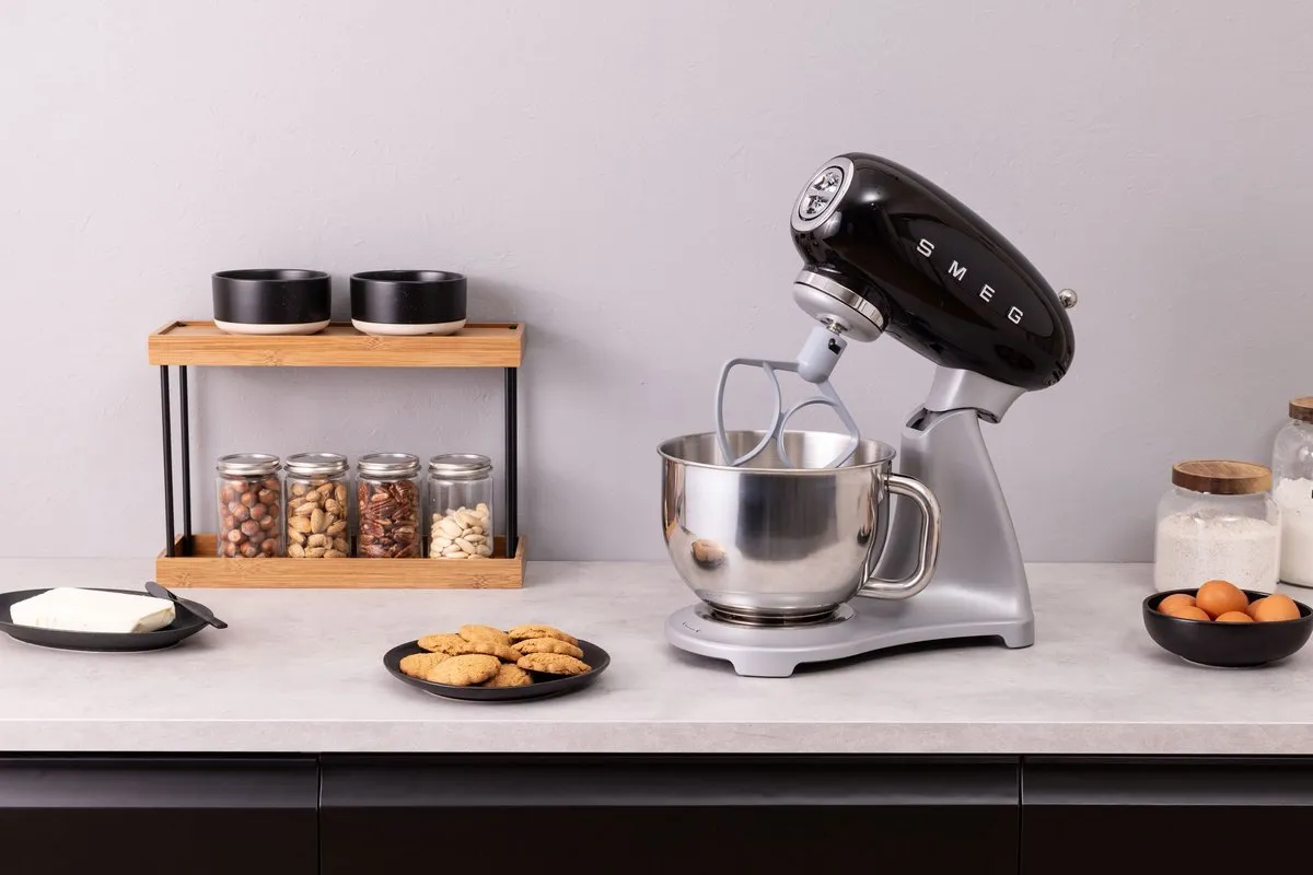 Smeg SMF04 Keukenmachine 800W - Zwart