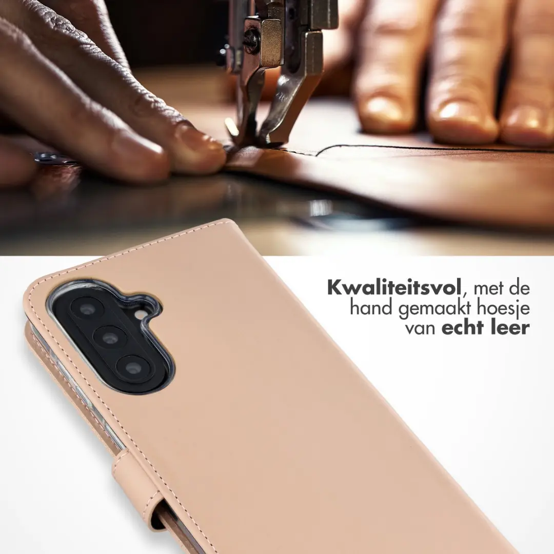 Selencia Hoesje Samsung Galaxy A57 Lichtroze - Lederen Bookcase - 3 Pasjes