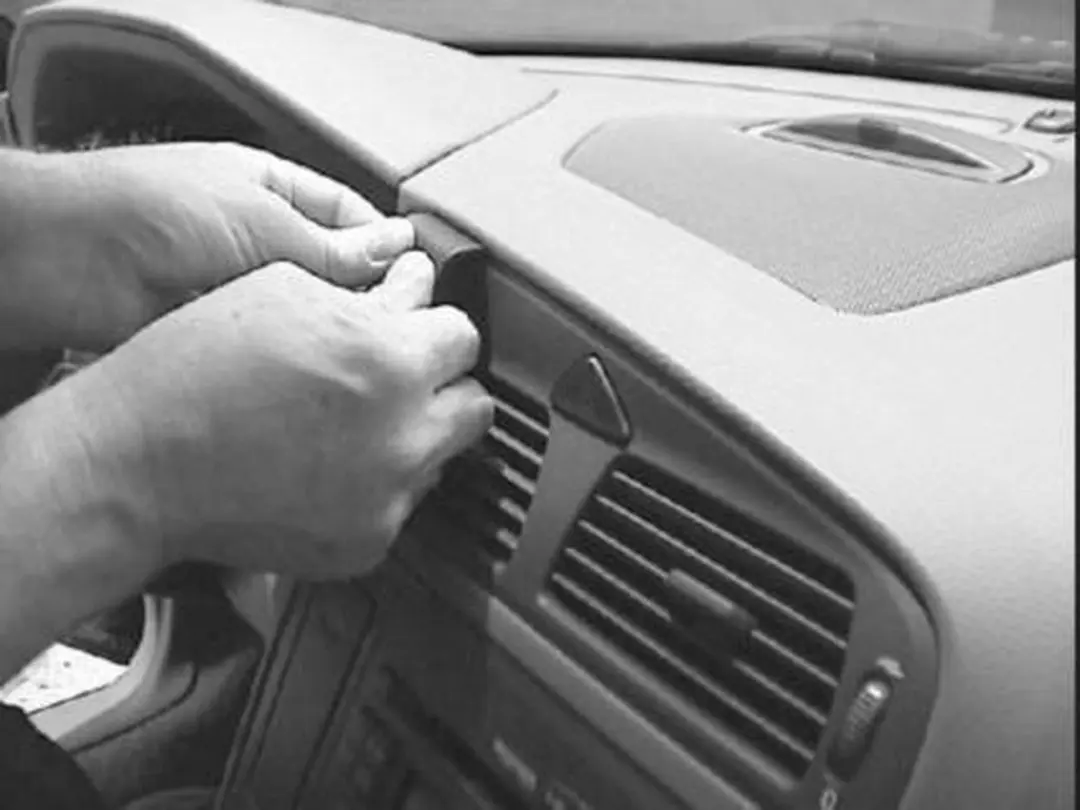 Brodit ProClip 852777 Volvo Center Mount - Zwart