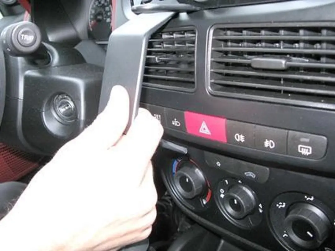Brodit ProClip 854693 Center Mount - Fiat Doblò 10-12