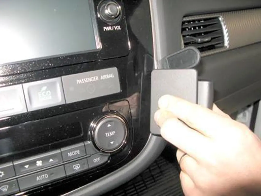 Brodit ProClip Mitsubishi Outlander 13-19 - Angled Mount - Zwart
