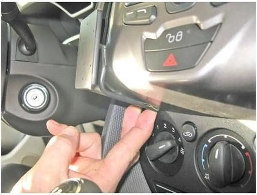 Brodit ProClip 854989 Ford Transit Connect Center Mount - Zwart