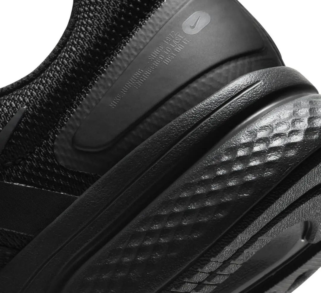 Nike Run Swift 2 Sportschoenen CU3517-002 - Maat 42 - Zwart