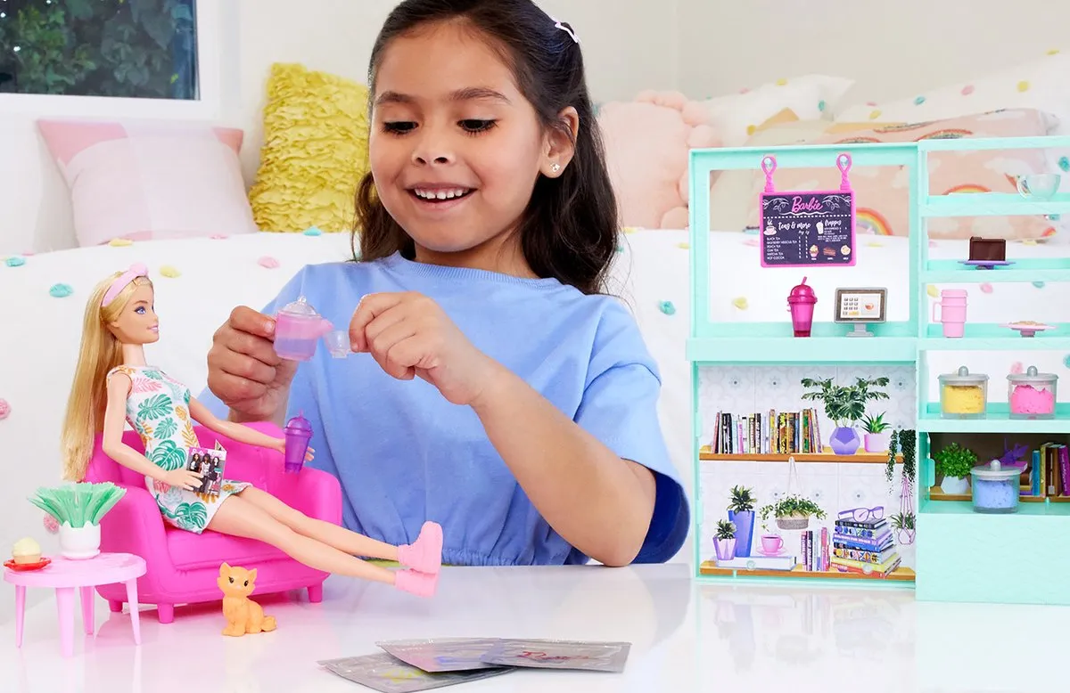 Barbie Welzijn Cafetaria HKT94 - Roze - 21 Accessoires