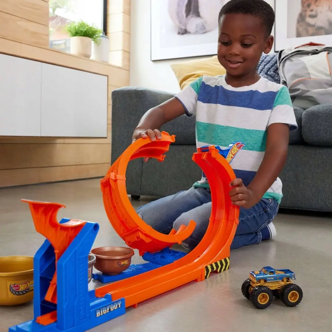 Hot Wheels Monster Truck Bigfoot 50 Jaar Loop & Trofee Springset