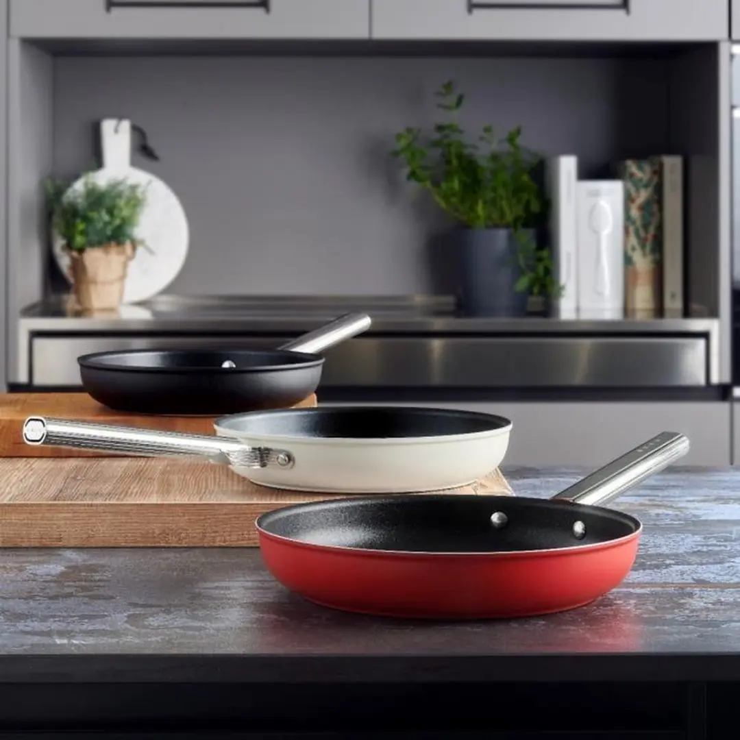 Smeg CKFF2401RDM Multifunctionele Pan 1.9L - 24cm - Zwart - afbeelding 3 van 6