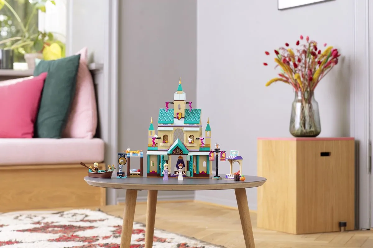 LEGO Disney Frozen 2 Arendelle Kasteeldorp 41167 - 521 Stukken