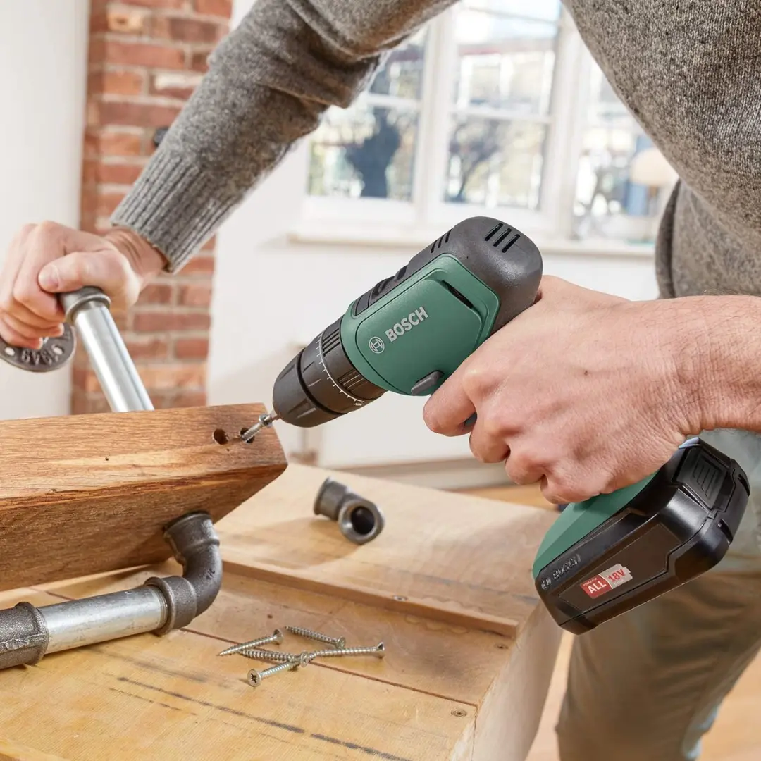 Bosch Universall Impact 18 Boormachine - Groen/Zwart