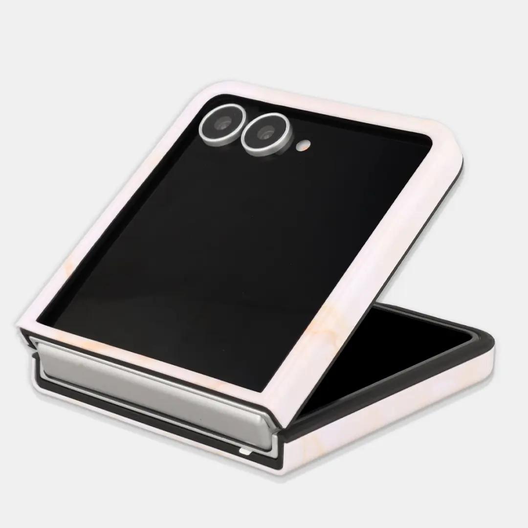 Selencia Hoesje Samsung Galaxy Z Flip8 - Golden Beige Marble
