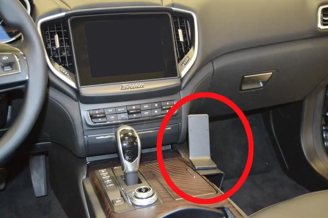 Brodit Proclip Maserati Ghibli 13-18 Console Mount