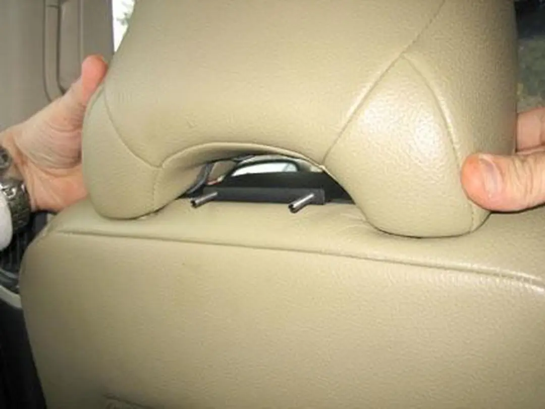 Brodit Headrest Mount 811050 - Volvo V70/XC60/S60 - Zwart