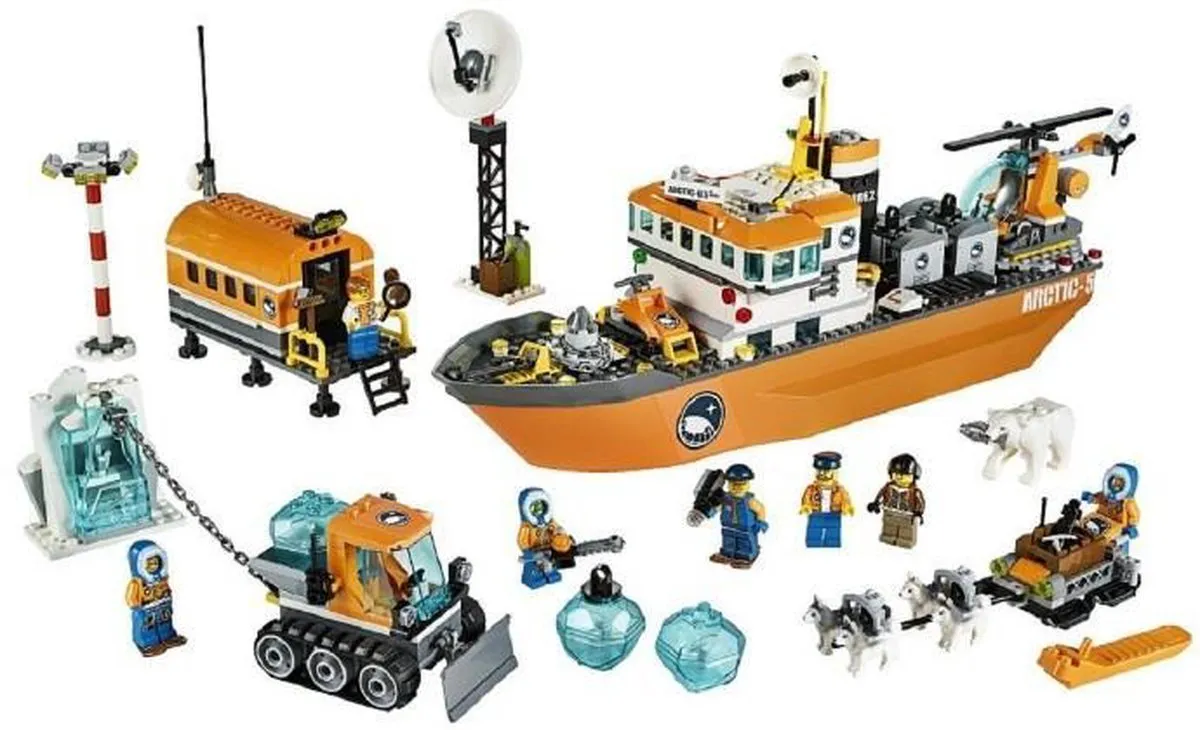 LEGO 60062 Arctic IJsbreker - 717 Stukken - 7 Minifiguren