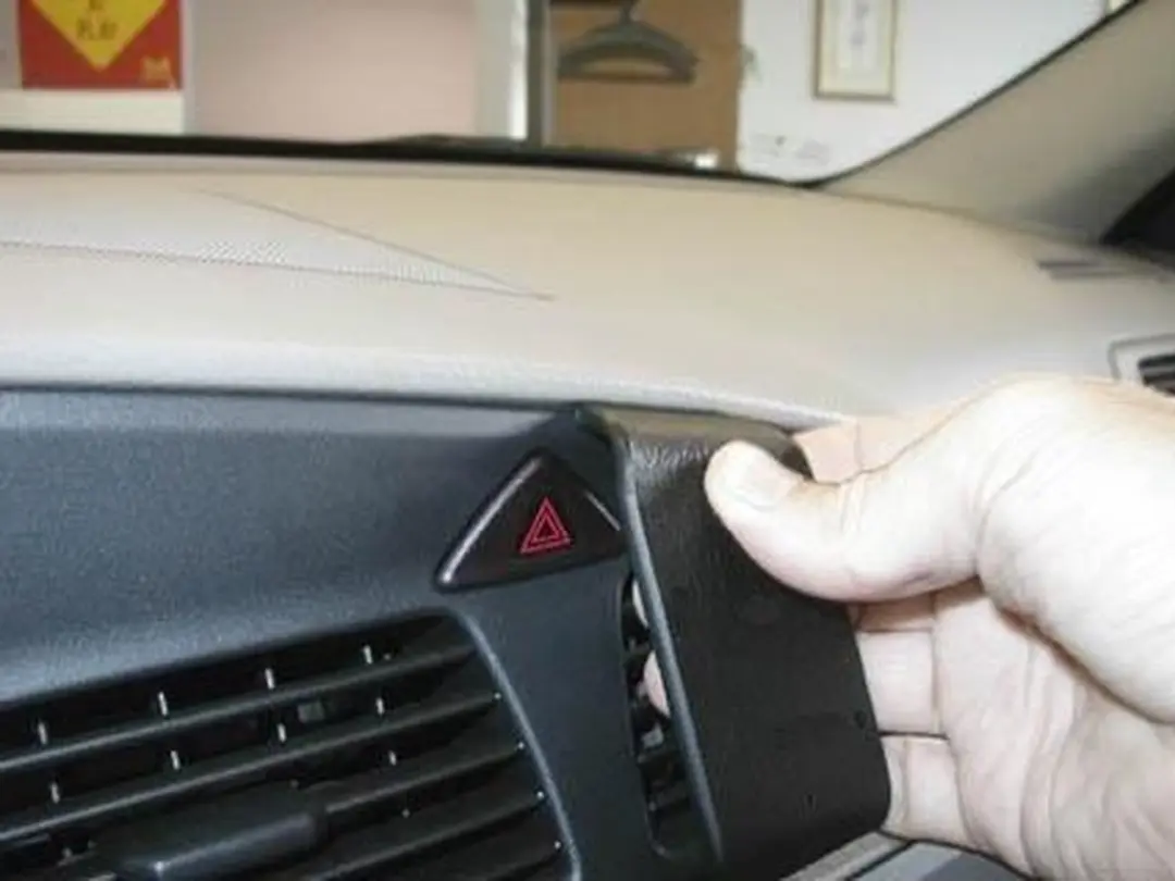 Brodit ProClip 852982 Volvo Center Mount Rechts - Zwart