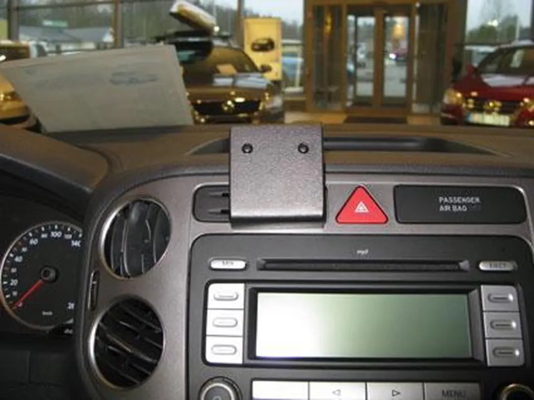 Brodit ProClip 854135 Center Mount - Volkswagen Golf Plus/Tiguan - Zwart