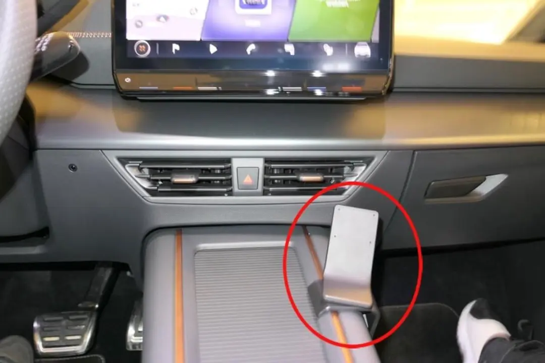 Brodit Proclip Seat Born 22-24 Cupra Console Mount