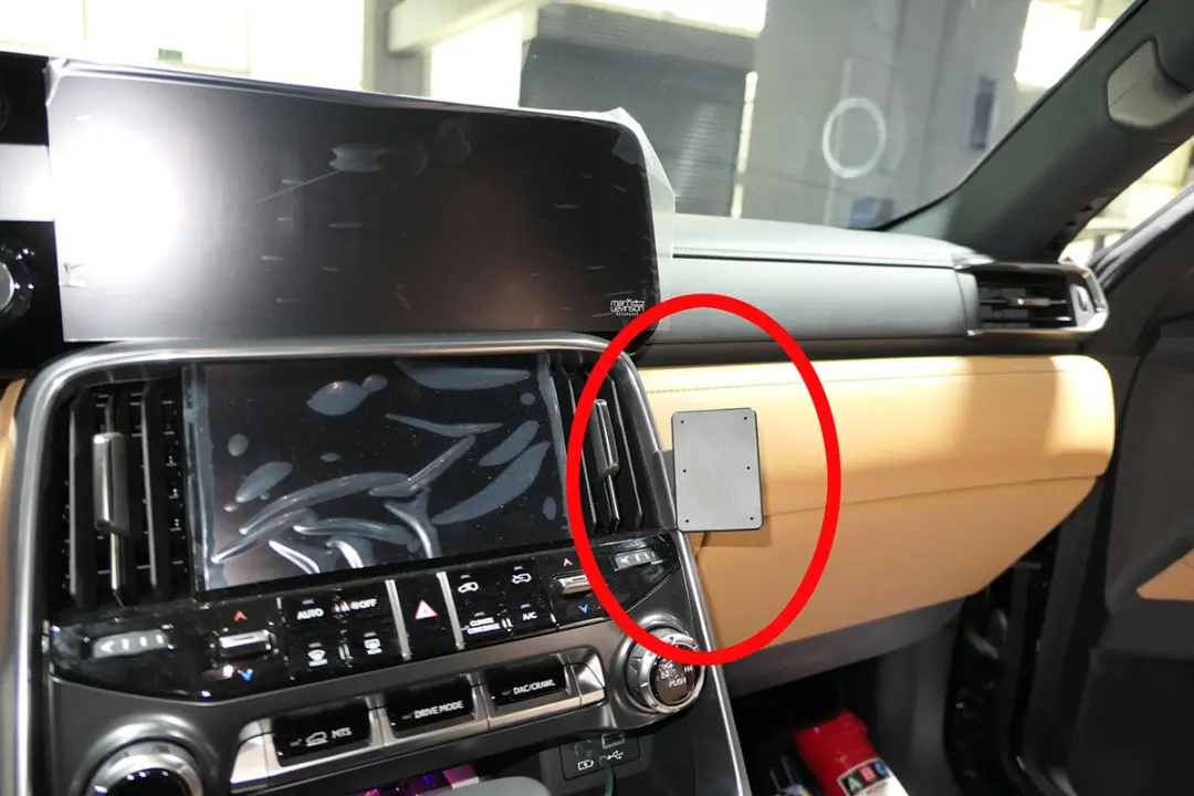 Brodit Proclip Lexus LX 2022 Angled Mount