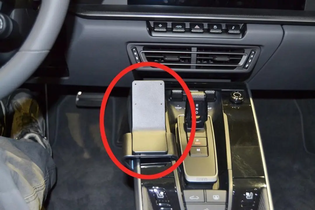 Brodit ProClip Porsche 911 (992)