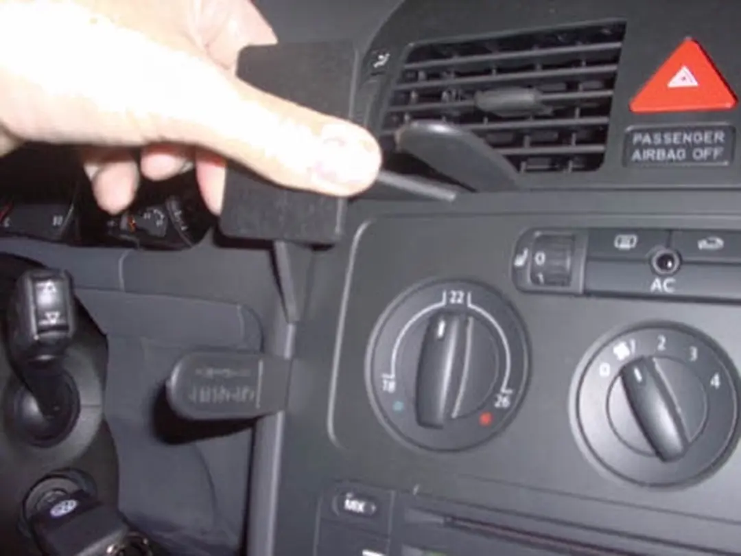 Brodit ProClip Houder Volkswagen Touran 2003-2015 - Zwart