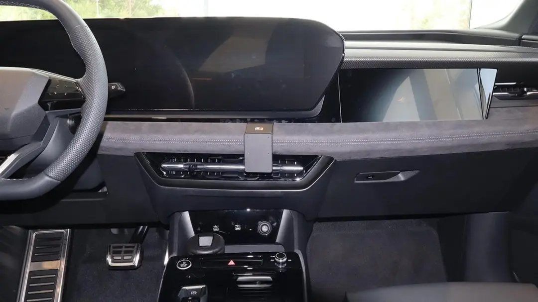 Brodit Proclip Audi Q6 25+ Center Mount