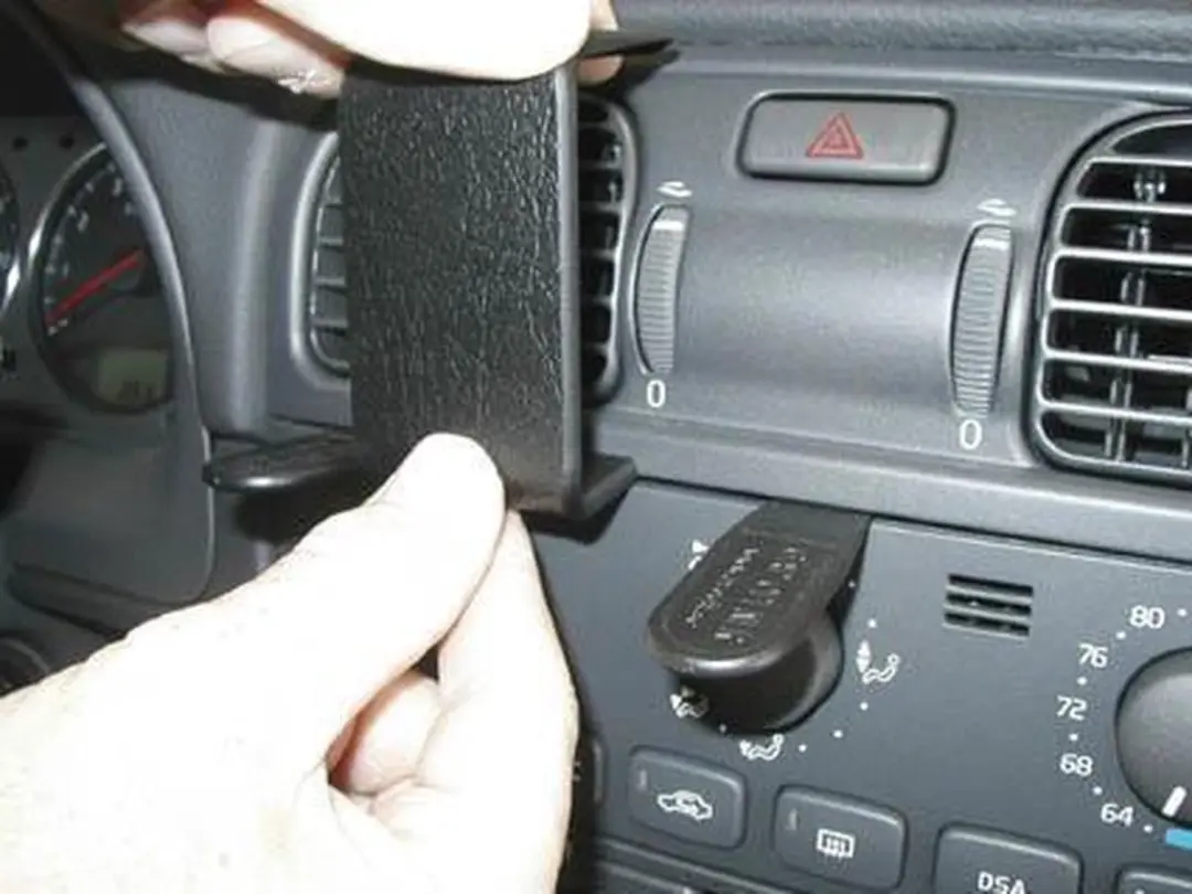 Brodit ProClip 852826 Volvo S40/V40 Center Mount - Zwart - afbeelding 6 van 6